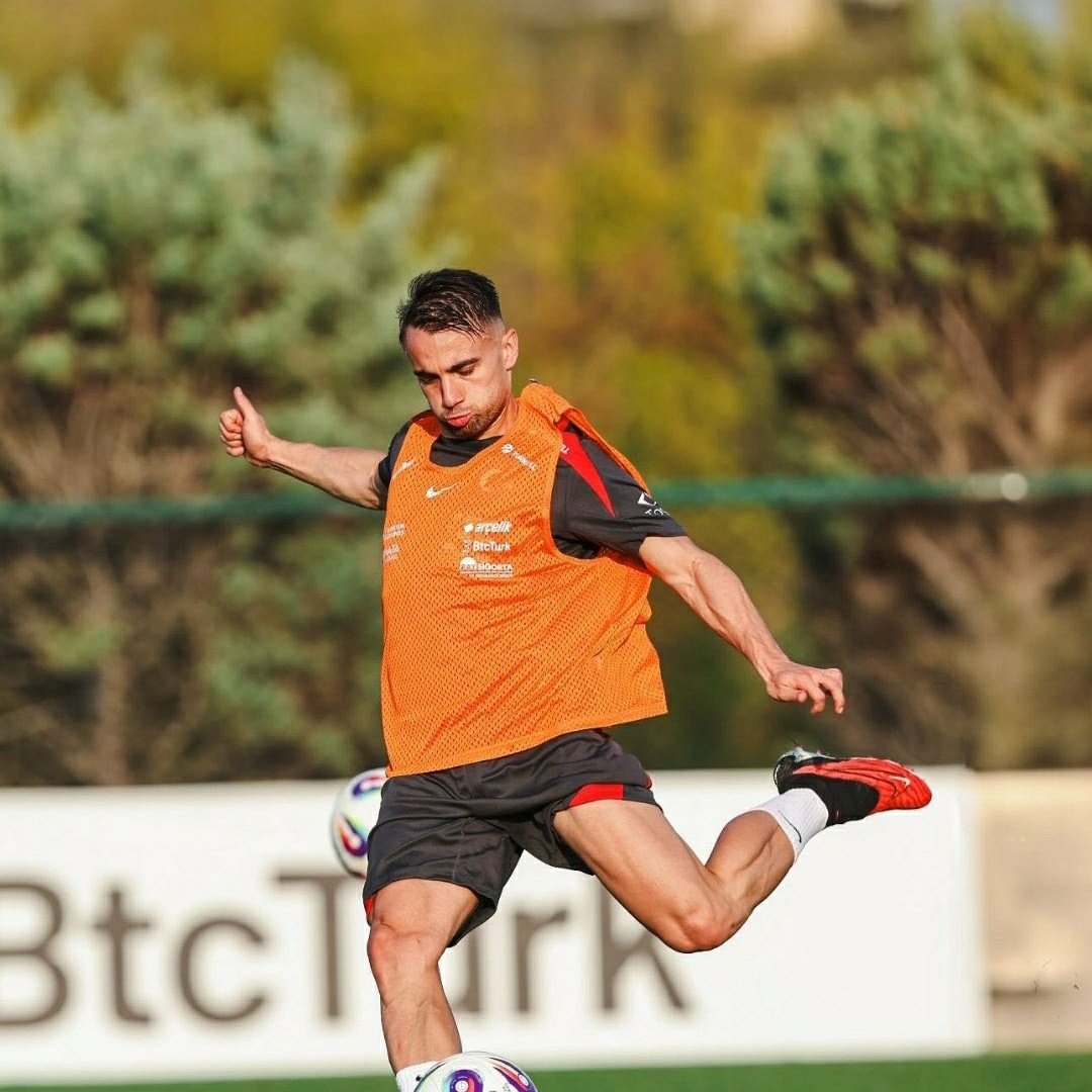 #YeniProfilResmi <a href="/yunusakgun17/">Yunus Akgün</a> yapmayan <a href="/GalatasaraySK/">Galatasaray SK</a> 'lı kalkmasın......!!!