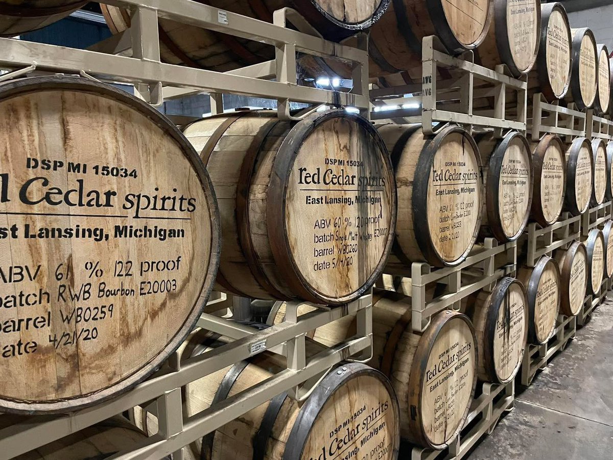 RCS_Distillery's tweet image. Wednesdays call for something special 🥃✨  

Come unwind with us tonight at Red Cedar Spirits and let us take you on a tour of the distillery while you enjoy our handcrafted spirits and cocktails!

Come see how we make Michigan’s finest spirits right here in East Lansing 💚🤍