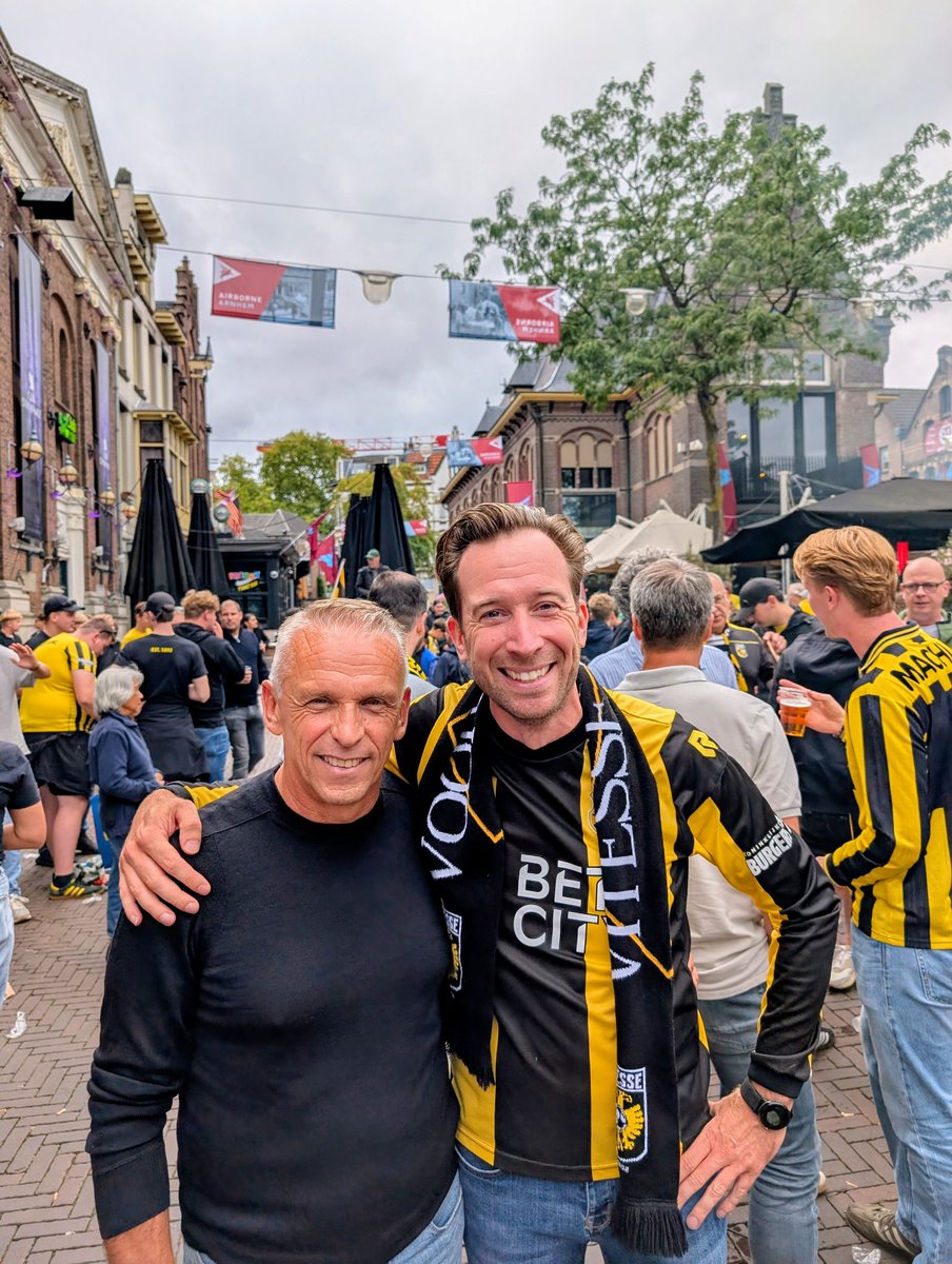 Onze club is (voorlopig) gered. Lees hier waarom dat zo belangrijk is. Ook als je niet van voetbal houdt: linkedin.com/posts/joosthoe…