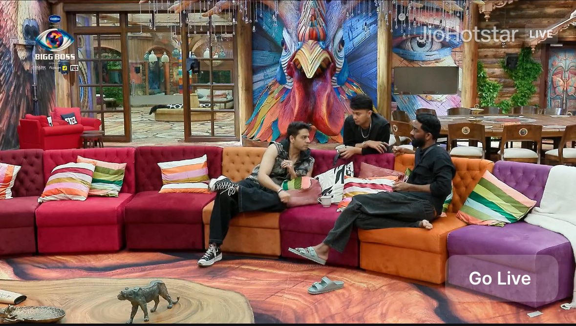 BiggBossTalks's tweet photo. #GauravKhanna - Awez nahi gaya finale toh kya ye dancer kharab ho jayega? Social Media following kam ho jayegi? Tum nahi gaye toh kya standup comedian kharab ho jaoge? Tumhara talent thodi cheen raha koi, ulta paise deke samajha rahe kaha galat ho, aage life me use karlo https://t.co/ox4gCjJvOf