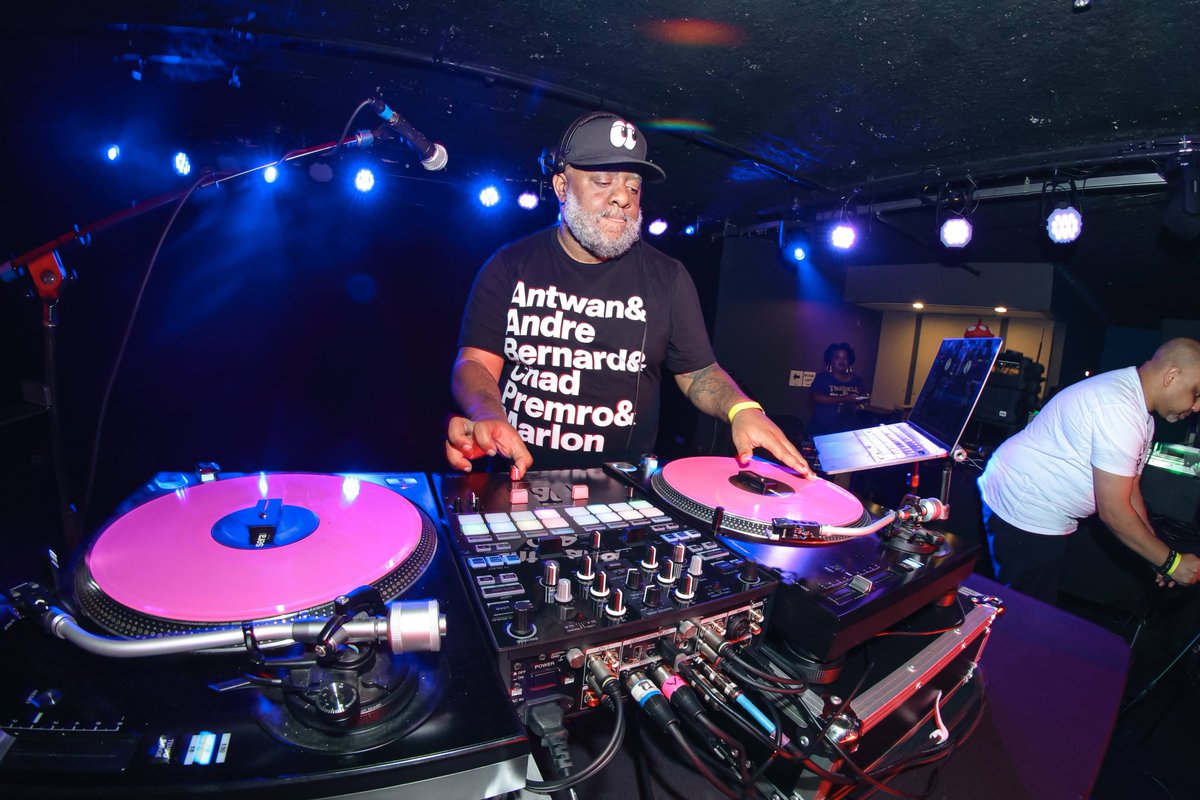 The photos from <a href="/TwankleNGlisten/">TWANKLE & GLISTEN | #TwankleNGlisten</a> are available to view now at twanklenglisten.com