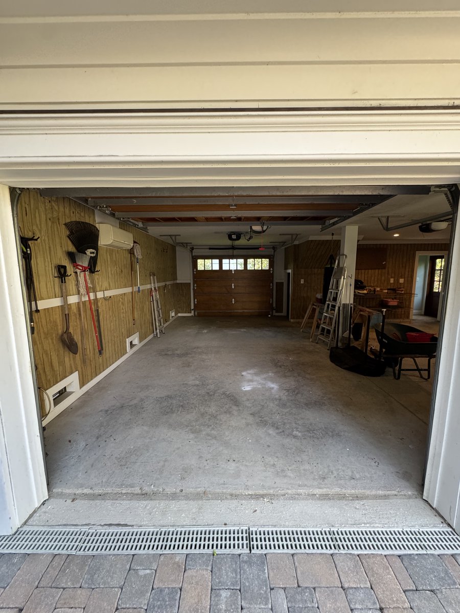 BDJunkremoval's tweet image. 👉Before and After: Garage Declutter
✨Ready for your transformation? Contact us today!

🐾Black Dog Junk Removal
☎️843-920-JUNK (5865)
⚡Fast and Friendly Service
📍Charleston, SC

#JunkRemoval #CleanOutCrew #Decluttering #BeforeAndAfter #JunkBeGone #ClutterFree #TrashToClean