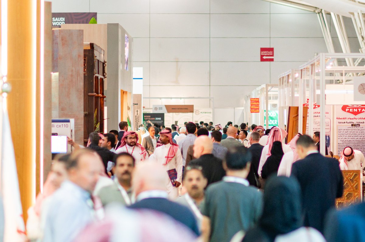 SaudiIndlSeries's tweet photo. تبقّت ساعة واحدة فقط على ختام #معرض_السلسلة_الصناعية_السعودية 2025.
القاعات ما زالت تمتلأ بالنقاشات، والتواصل، وفرص التوريد بينما يستثمر المتخصصون الصناعيون اللحظات الأخيرة من الحدث.
هل ترغب بعرض حلولك في النسخة القادمة؟ 
🔗 سجّل اهتمامك بالعرض اليوم: https://t.co/CiCFVxalai https://t.co/ObzdZ413EN