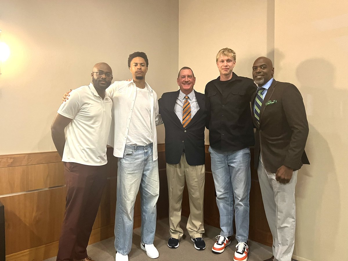 MVC Men’s Basketball tweet media