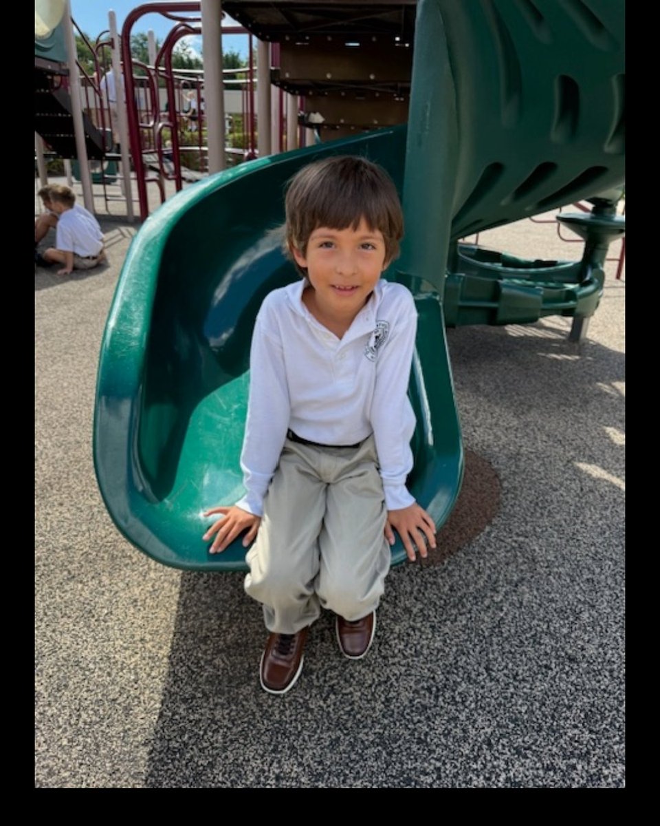 sjschoolva's tweet image. 2nd graders soaked up the sunshine &amp;amp; enjoyed some much-needed recess time! Recess helps our students recharge, build social skills, and come back to class ready to learn! Plus, there's nothing better than the sound of laughing and playing! #PlayToLearn