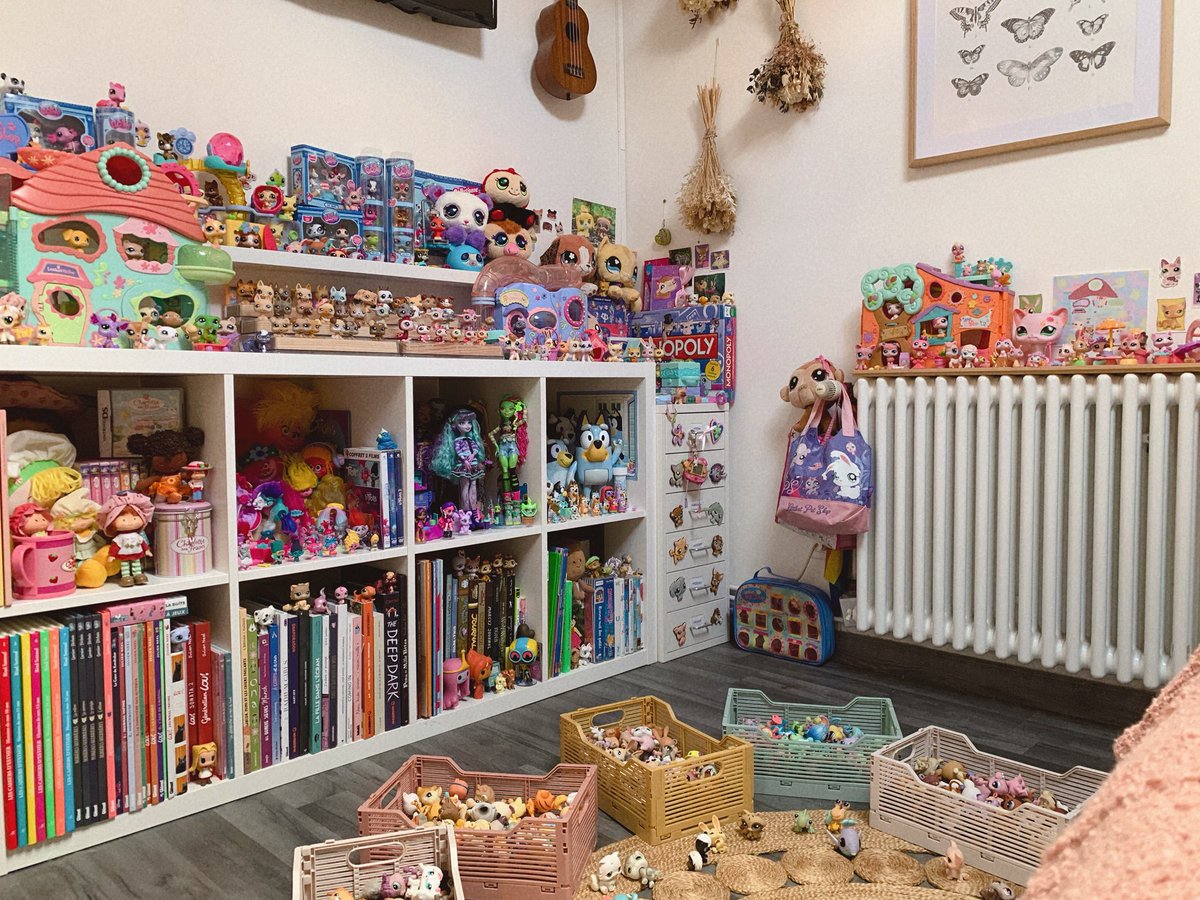 imagine talking shit about me when i'm just in my room like