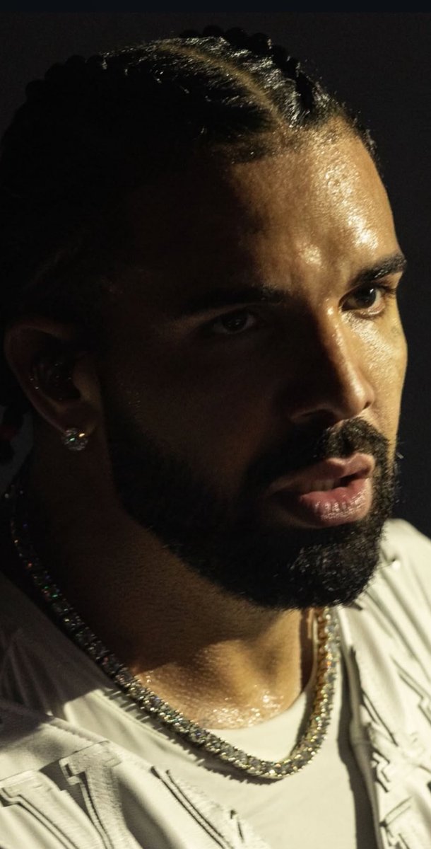 hourly drake (@hourlyaubrey) on Twitter photo 