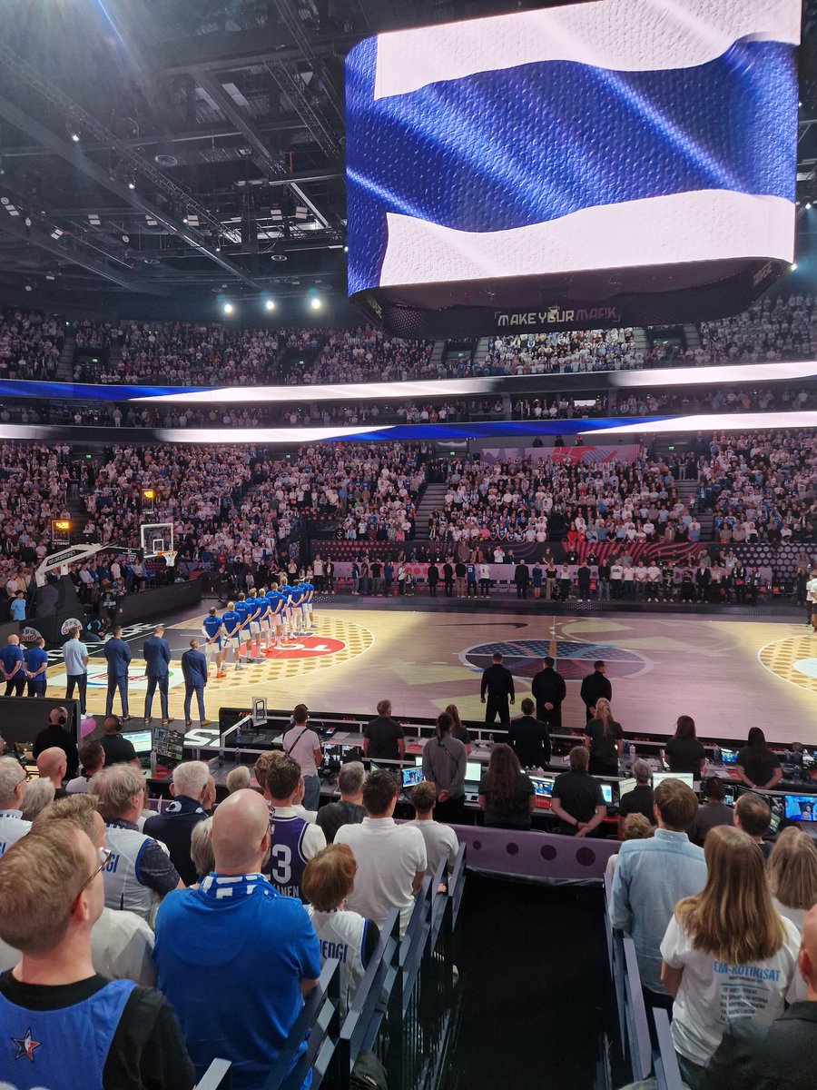 Toistaiseksi viimeistä kertaa Tampereella . Taas vaan mennään ja mikäpä siinä. Hienoa on ollut. Auuuu ! #susijengi #EuroBasket