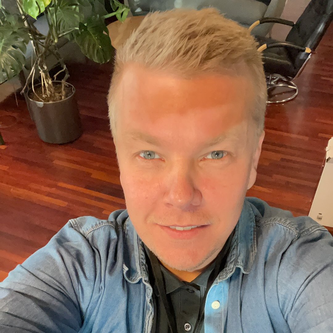 Í dag hefst nýr kafli hjá mér. Ég kveð Reykjavíkurborg eftir rúmlega 4 frábær ár. Stoltur af reynslunni og fólkinu sem ég hef kynnst. Nú horfi ég til nýrra tækifæra og spennandi áskorana. 👉 Ef þú veist um verkefni sem gætu nýtt mína krafta þá mátt þú láta mig vita!