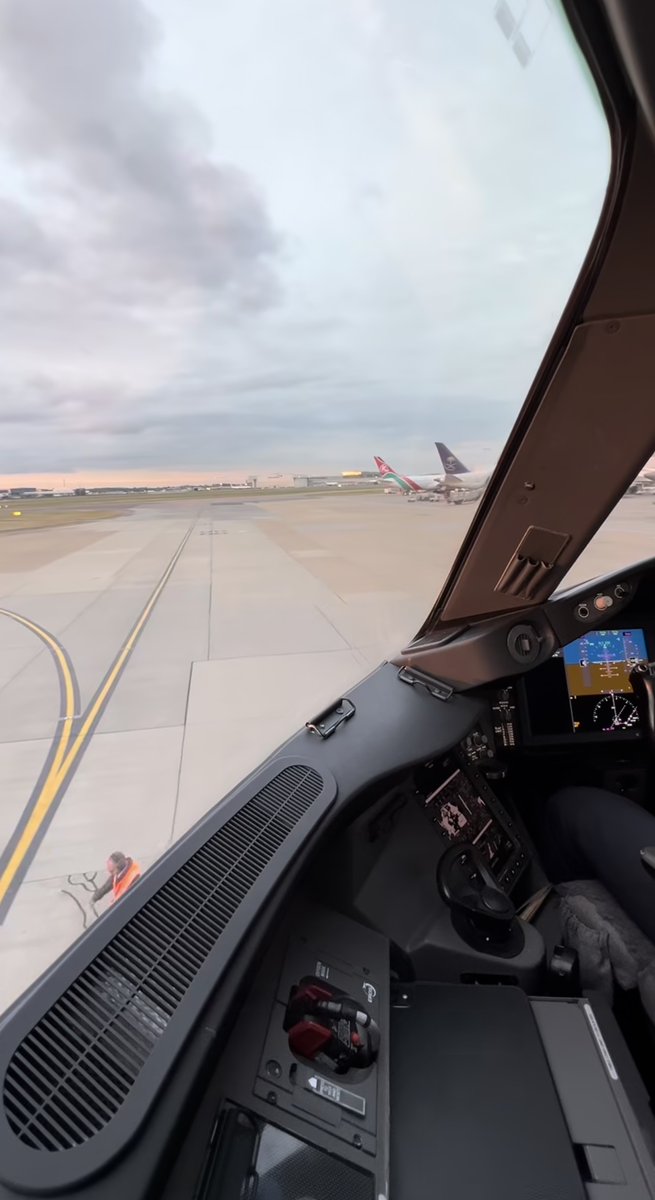 Herkese merhaba  biz Amsterdam dönüş için taksi yapıyoruz şimdiden  güzel bir gün diliyoruz sağlıcakla.     💙💙💙🛫🛫🛫🛫💙💙💙