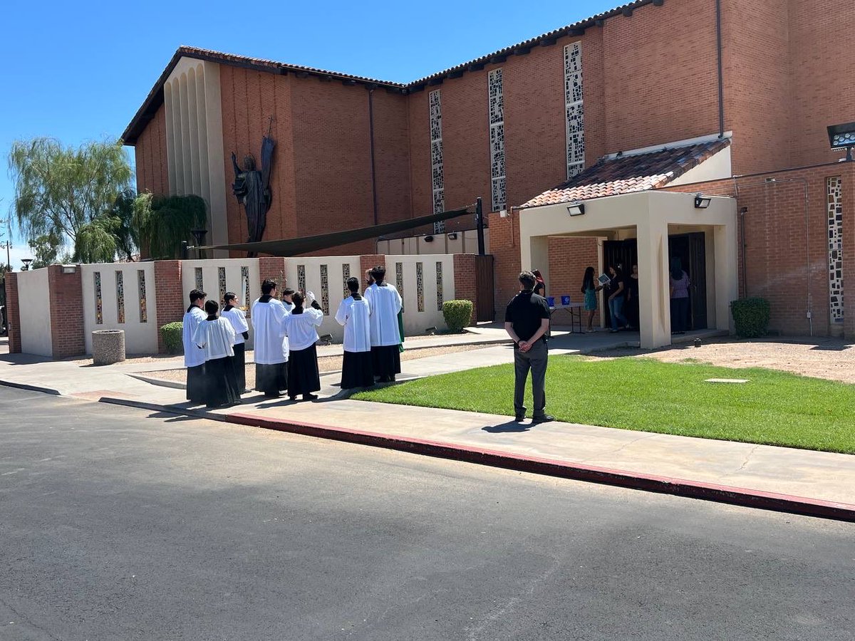 Porters of Saint Joseph tweet media