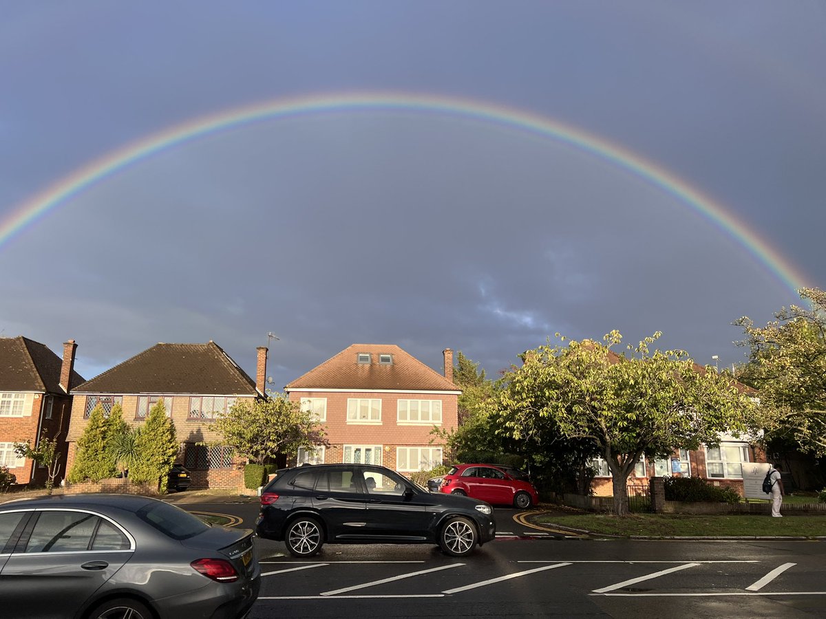 Not often you get a full rainbow!🌈. Just looking for the gold now.