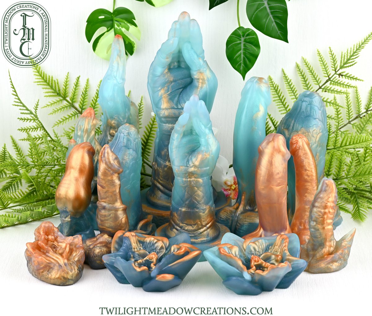 Lovely copper tones goes so well with ocean blues, wouldn't you say? 🌊

You can grab these Crystalline/NC pours at our next drop tomorrow Thursday September 4th @ 20:00/8pm CEST/2pm EST

All Medium firmness.