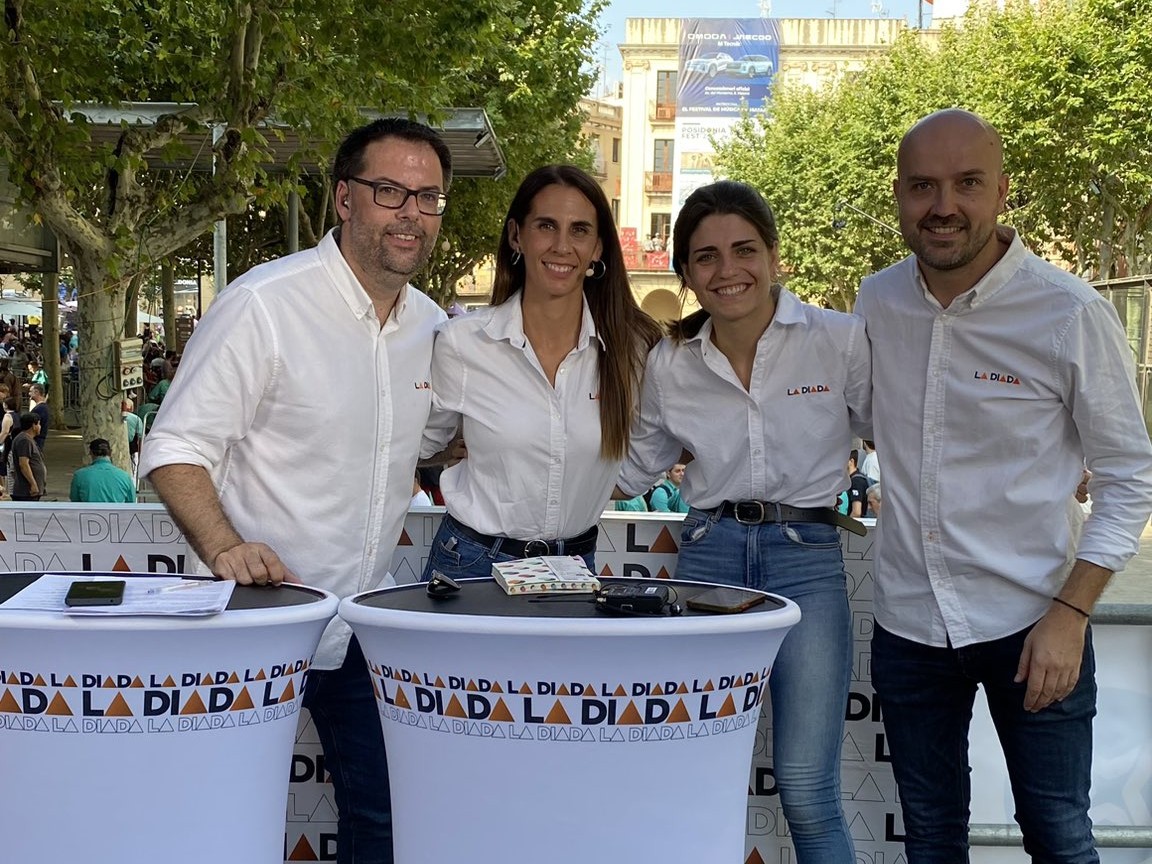 Carles Cortés: "La meva feina és més la de transmetre l'emoció. Per a aquells més experts en el món casteller, hi ha persones com l’Aina Mallol que entren en detalls més tècnics"

🔗 ara.cat/128_535747

<a href="/EstrellaDammCat/">Estrella Damm Cat</a> | #castells #castellers