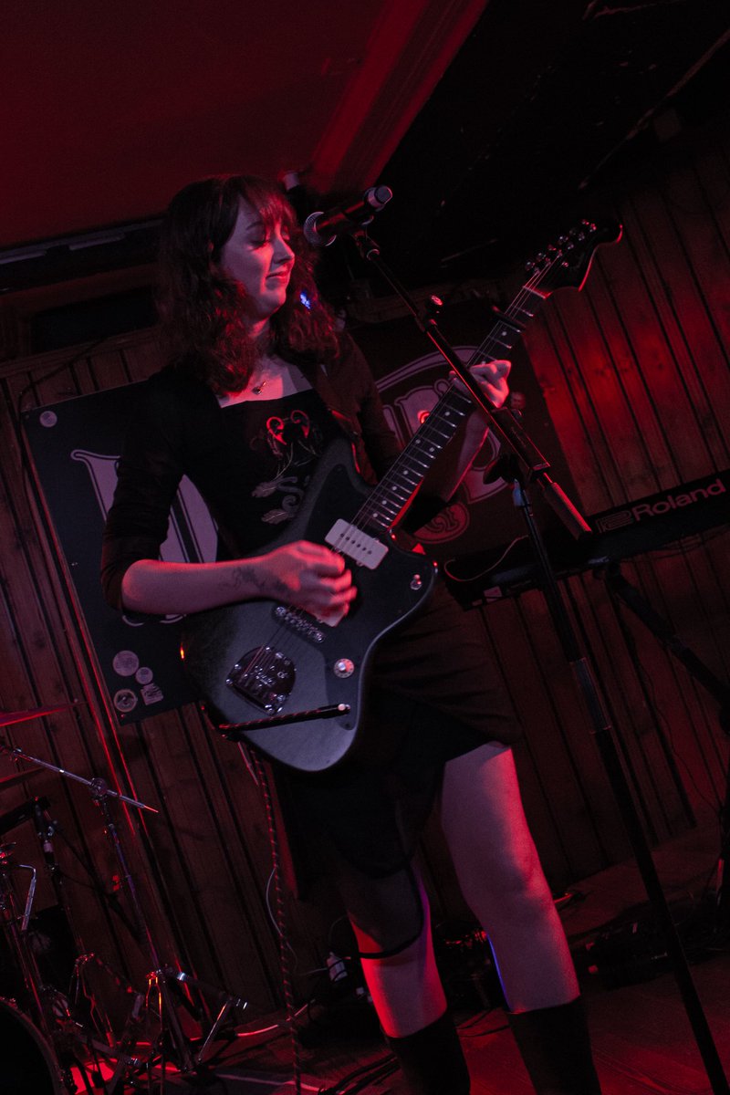 shots from my first shoot just dropped!!! pls support xx instagram.com/p/DOJgVeBiFK6/…