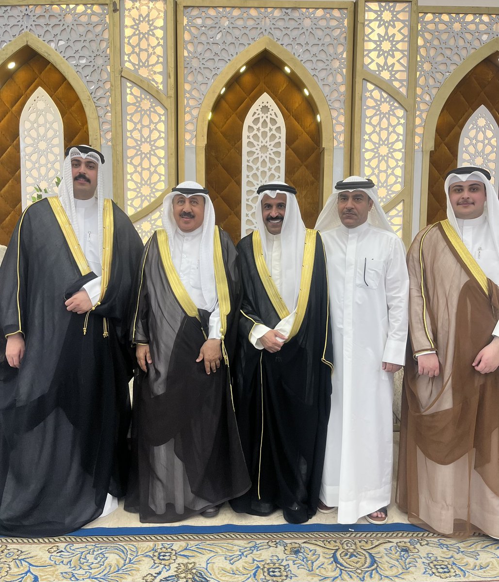 في هذا المساء تشرفنا بحضور حفل زفاف محمد سالم المحيني ، اللهم بارك لهما وبارك عليهما واحمع بينهما في خير ، تهانينا والف مبارك للعريس .