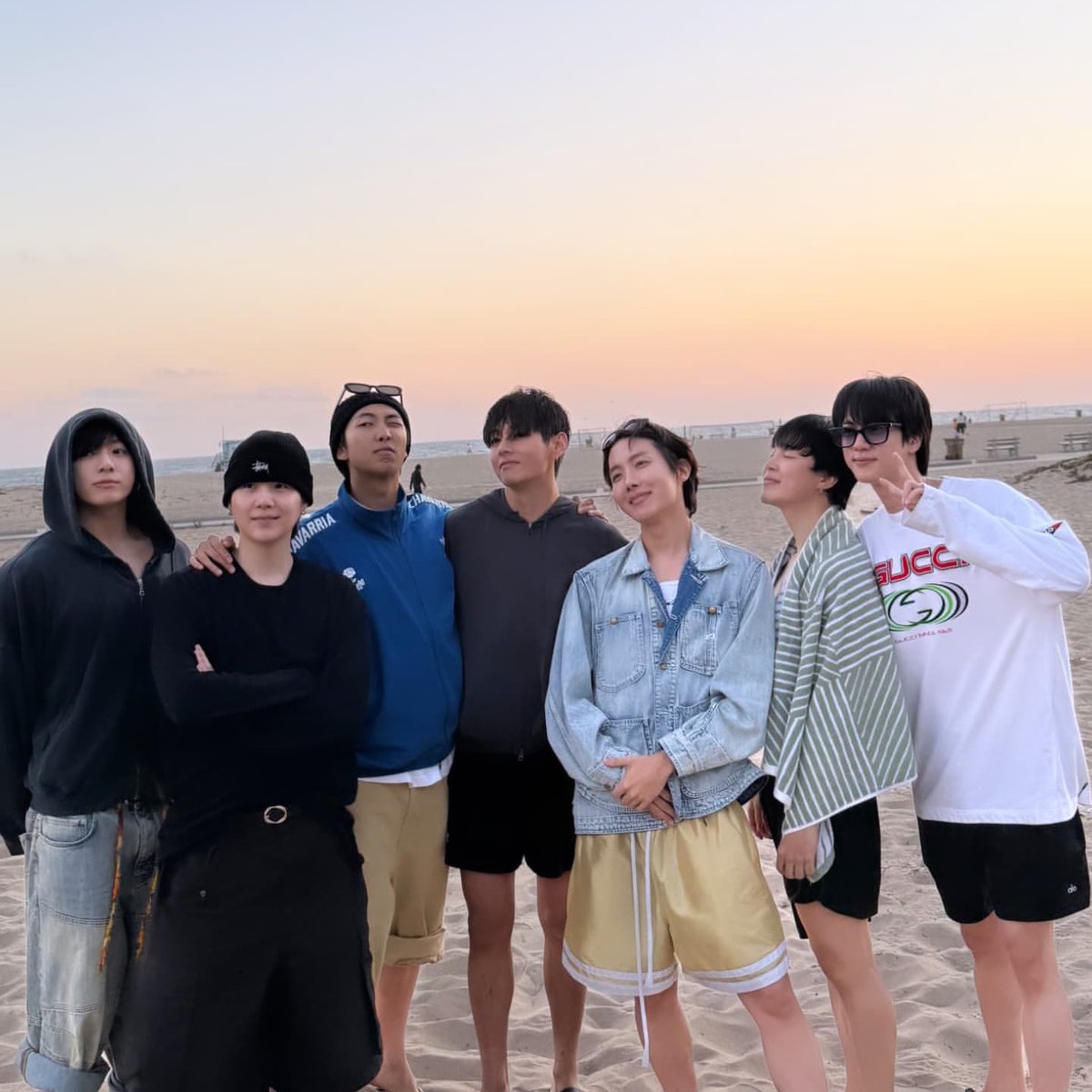 OurMikro_kosmos's tweet photo. [#SPOTIFY] @BTS_twt becomes the First Kpop Act to gained over 3 BILLION streams on Spotify in 2025 *so far*

CONGRATULATIONS BTS
#BTS #방탄소년단 https://t.co/38CKnktxeF
