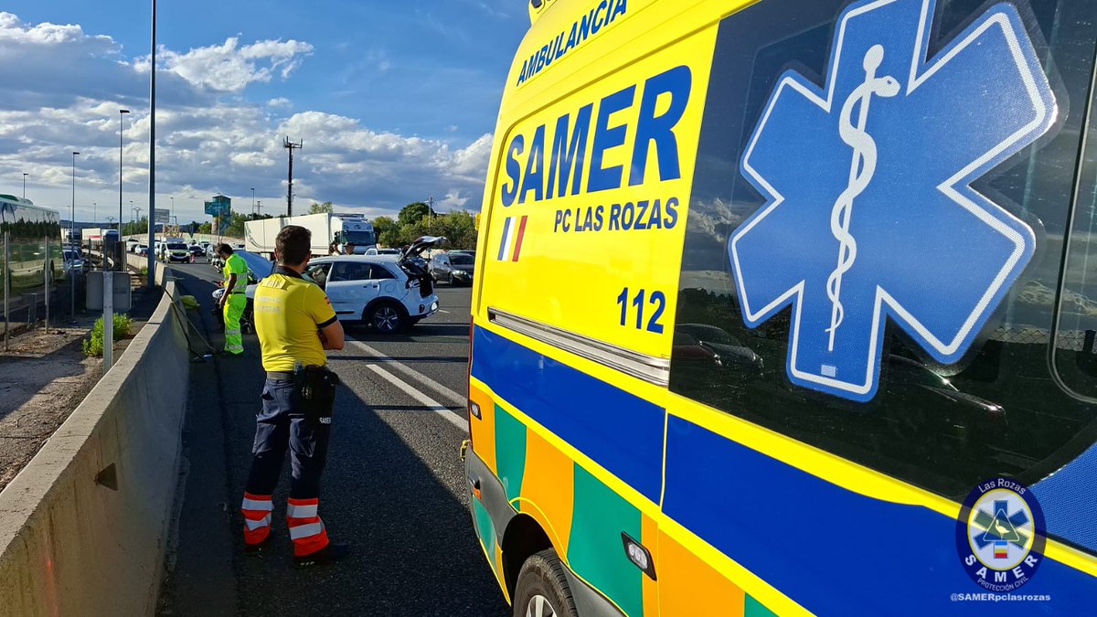 #SAMERinterviene en un accidente de tráfico en #A6 pk 26,700, sentido #Madrid. 
Un herido que tras valoración sanitaria, trasladamos a <a href="/HMHOSPITALES/">HM HOSPITALES</a> #Torrelodones. También interviene <a href="/guardiacivil/">Guardia Civil</a> y <a href="/DeOperarios/">OperariosCoeX🚧</a>.