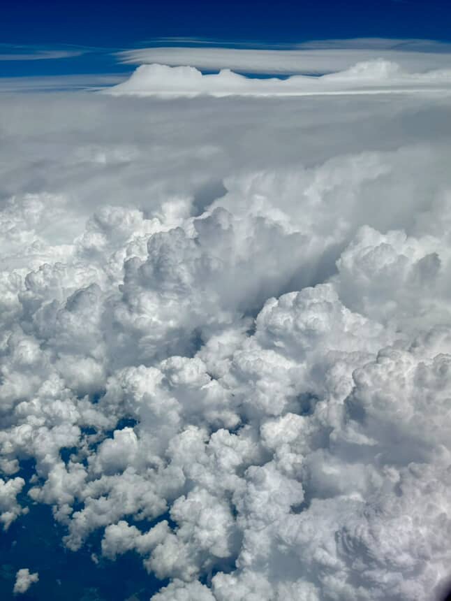 Views like these 💙 #WindowSeatWednesday 
📸: @aprkay