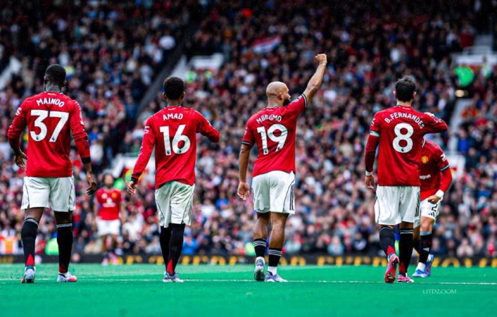 🚨Calling all Football Fans🚨

Let’s gain 

Like this post

Follow me for a follow back

Drop your handles below 

Follow everyone who likes your comment (follow everyone back)

Repost for fair gains♻️