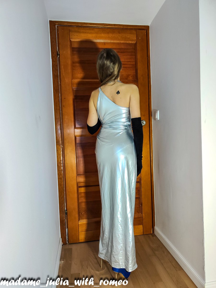 I am ready for the party ❤️