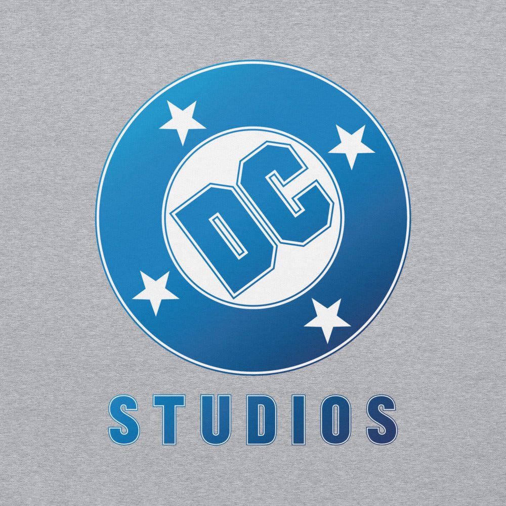 2025:
- Creature Commandos
- Superman
- Peacemaker

2026
- Supergirl
- Lanterns
- Clayface

2027
- Man Of Tomorrow 
- The Batman: Parte II

Por el momento así van las cosas, DC más viva que nunca.