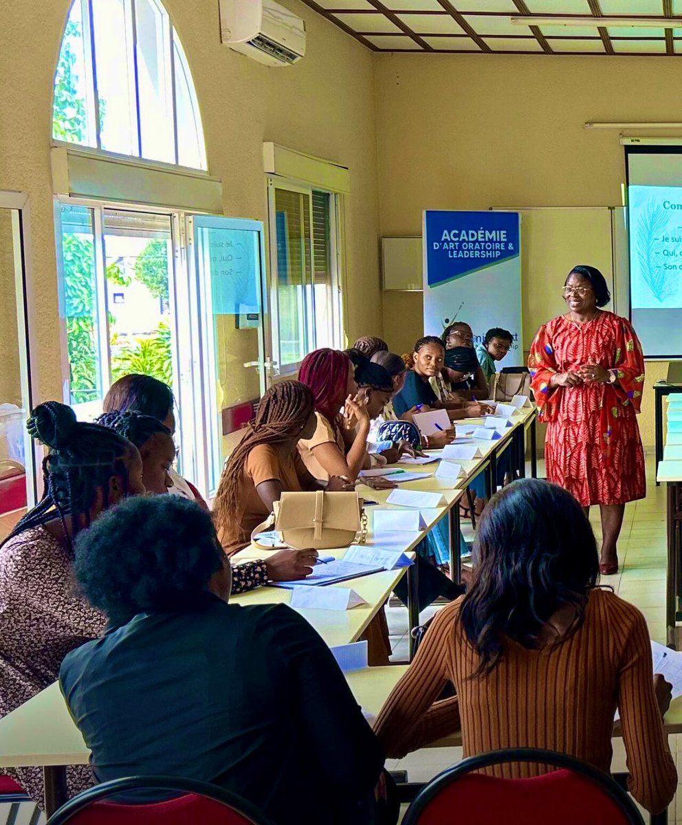 Cher jeune
Chère jeune, 

Ton diplôme, tes compétences et tes expériences sont les #graines que tu plantes aujourd’hui.

✔️ Les nuits d’étude, les stages et les efforts ne paient pas tout de suite, mais demain, ils deviendront ton #arbre de réussite.

✔️ Ne fuis pas les petits