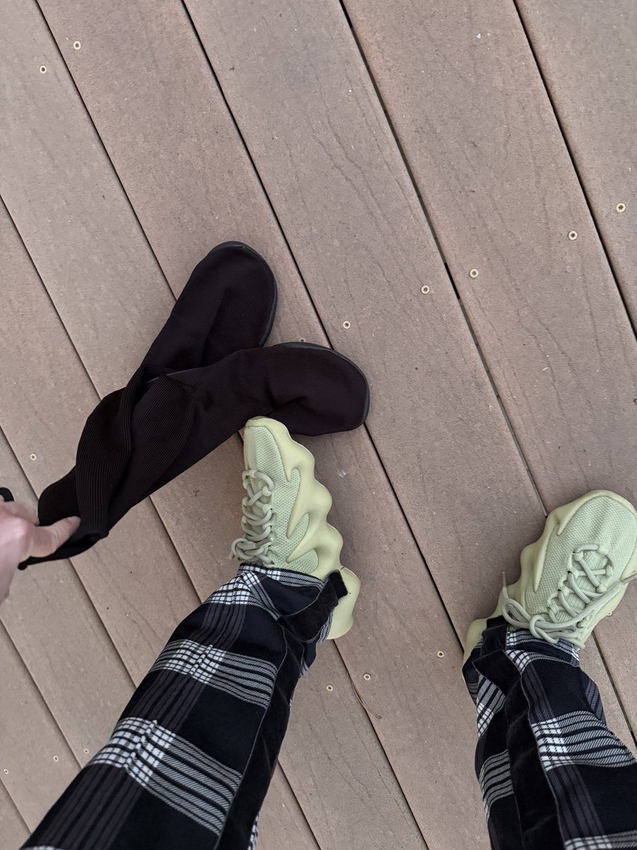 CrapStripe tweet media