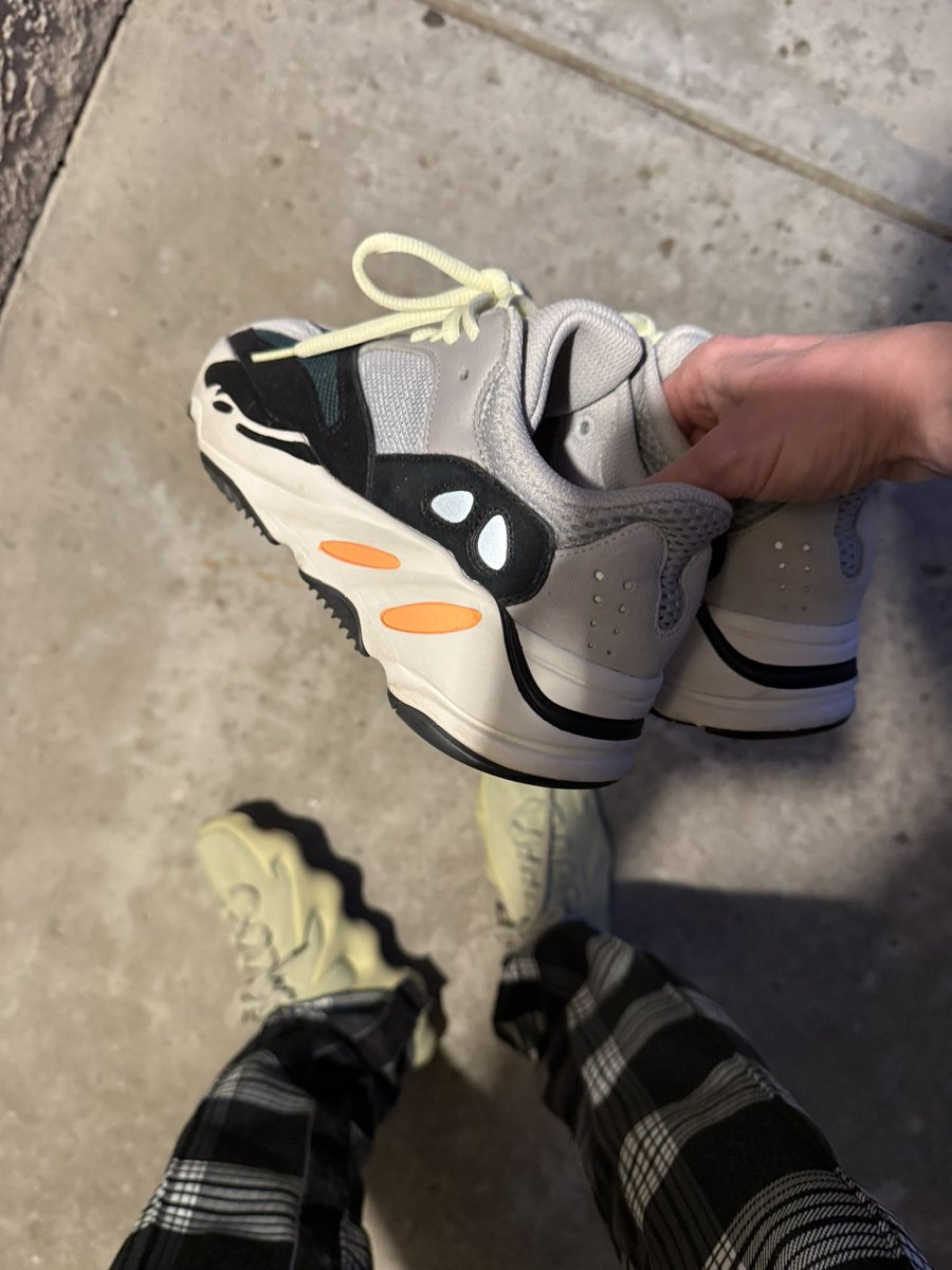 CrapStripe tweet media