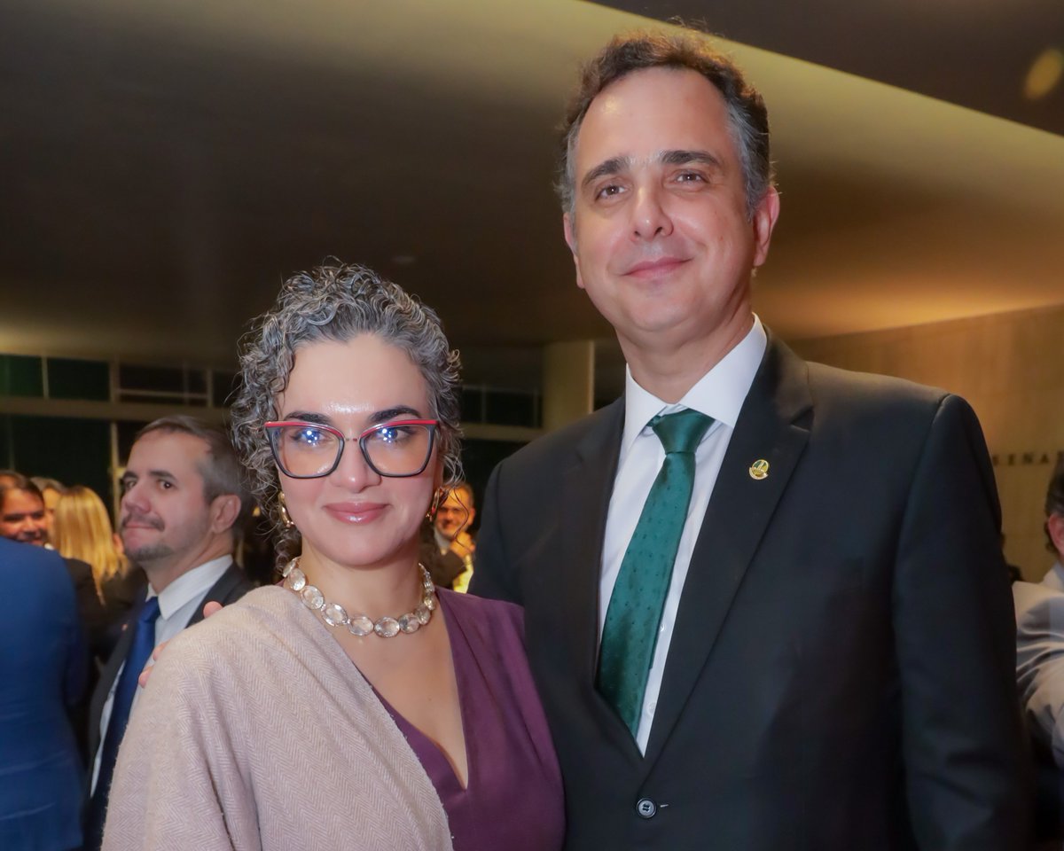 SINPROFAZ's tweet photo. O SINPROFAZ participou do evento de apresentação do Conselho Nacional da Advocacia Pública Fiscal. No Congresso Nacional, advogados públicos federais, estaduais e municipais entregaram ao senador Rodrigo Pacheco uma cópia do ato de criação do Conselho: https://t.co/cckAETRjRC https://t.co/zEH2L1hrTf