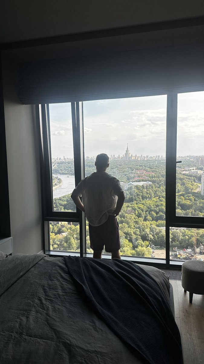 lesha_trip's tweet photo. мне кажется збс спальня😏 https://t.co/H12R2cgfTC