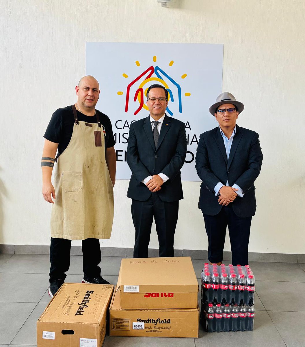 La Embajada del 🇪🇨 en 🇬🇹 visitó la "Casa de la Misericordia". Realizó una donación de ropa y refrescos para apoyar su noble labor de albergue y alimentación en favor de los migrantes en tránsito y personas vulnerables. Agradecemos por el apoyo brindado. <a href="/CancilleriaEc/">Cancillería del Ecuador 🇪🇨</a>