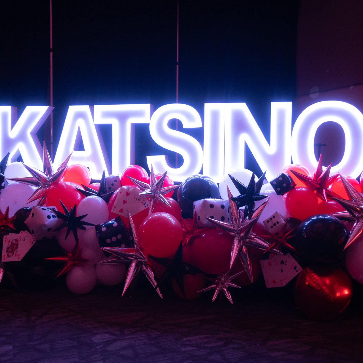 SamHoustonState's tweet image. All in on good times! 🎲

#WelcomeWeek | #KATsinoNight