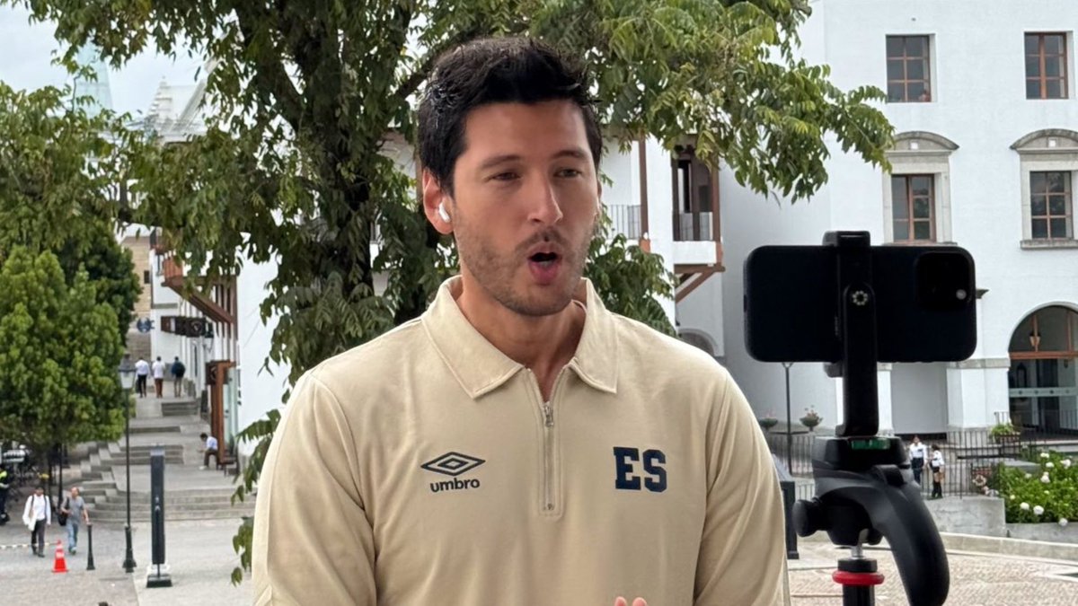 #GuiriGuiriAlAire | <a href="/DiegoLopezTV/">Diego López</a> desde Guatemala: "En los partidos que ha dirigido el "Bolillo", ¿cuántos ha hecho con la alineación que puso Orestes?. No sé si va a hacer eso o no, pero teníamos que sorprender."