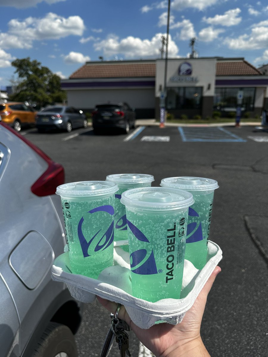 TriviaDragon's tweet image. This is what Happy Hour Baja Blast Zeros mean to me, personally. Your move @tacobell