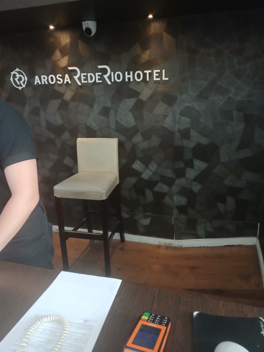 Aaah sampe hotel jg akhir nya,,
Tapi bagasi 2 koper masih ketinggalan d sao poulo😭