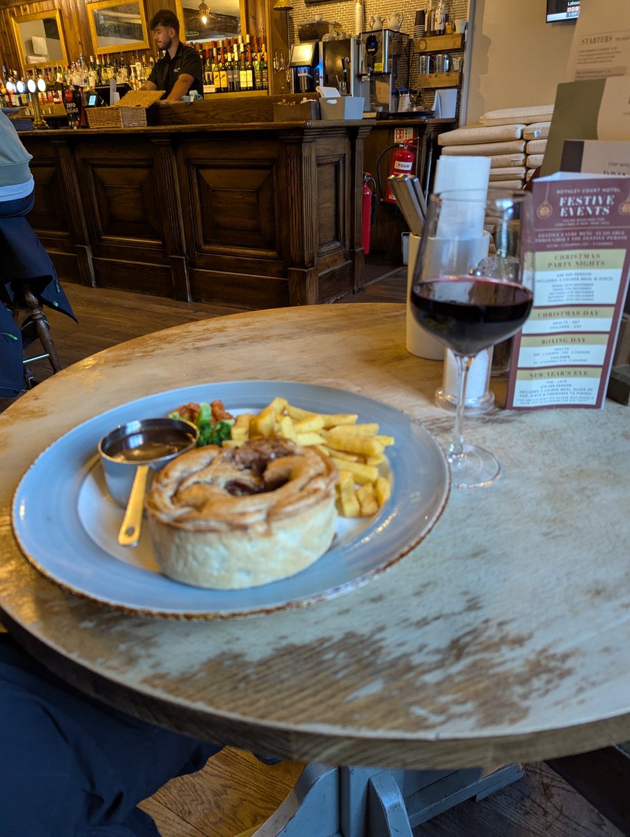 davidwadge's tweet photo. I'll update that to chateauneuf du pape and pie https://t.co/zmlmszAEvK