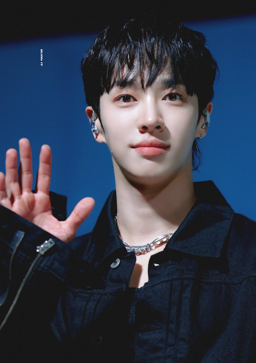 250903 처음에는 장난으로 좋아했는데
이젠 진짜 좋아져서 막막해짐 (◔_◔);

#하이라이트 #HIGHLIGHT #비스트 #BEAST #이기광 #LEEGIKWANG <a href="/900_330/">LEEGIKWANG</a>