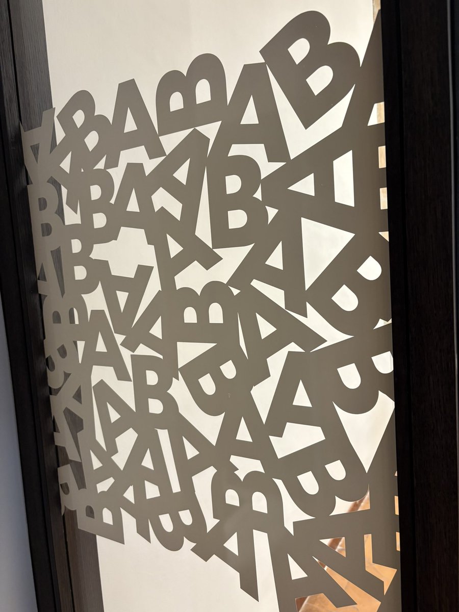 AB d’Aurora Bertrana, avui que fa 51 anys que va morir a Berga? No, no, AB d’<a href="/AteneuBCN/">Ateneu Barcelonès</a>. Però com si fos dedicat a <a href="/abertrana/">Aurora Bertrana</a>.