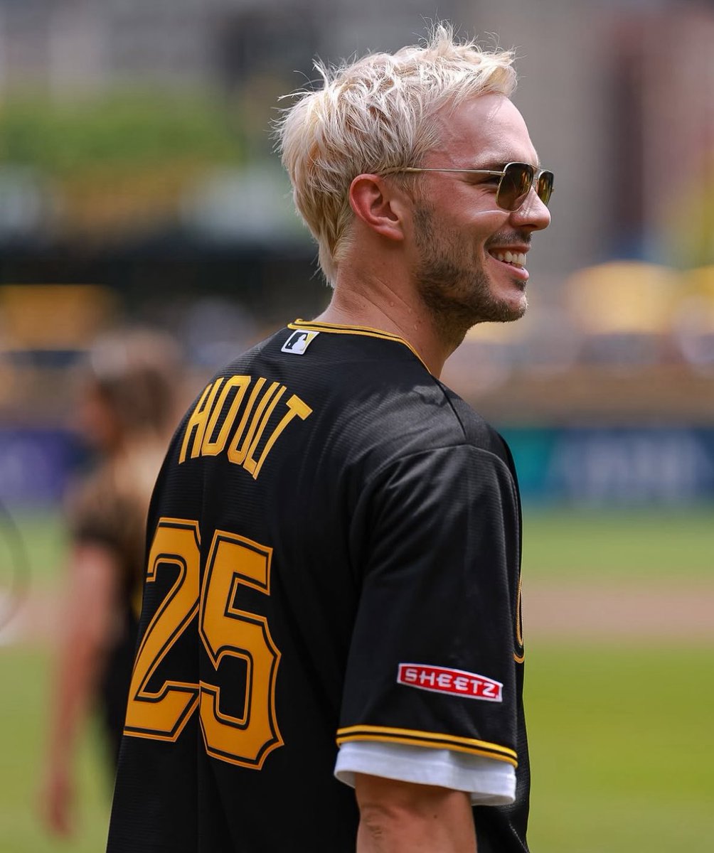 take one last look at this blonde hair before it’s gone FOREVER