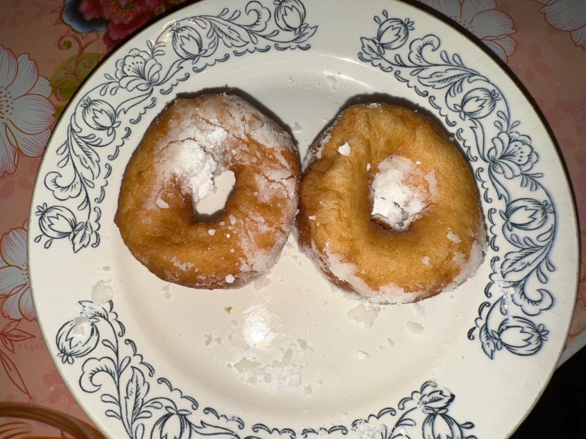 QuietInnerLife's tweet image. 🍩🍩🍩
#ChocoProEats