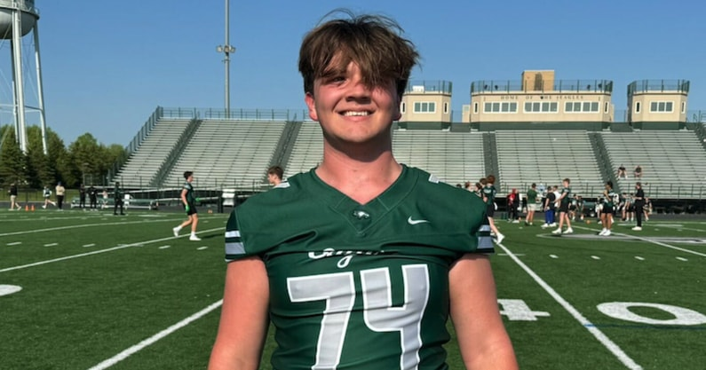 As Indiana hosts Kennesaw State this weekend, the Hoosiers will also welcome another wave of high school prospects, including several standouts from the class of 2027. #iufb

Details (On3+): on3.com/teams/indiana-…