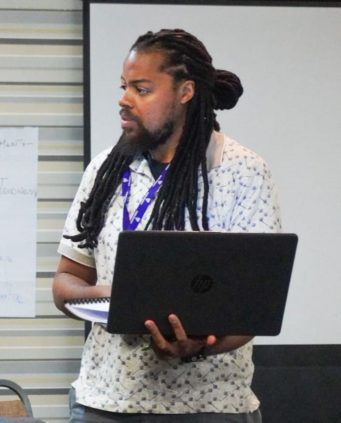 NeilUnit's tweet photo. Day 3, Neil Aggett Labour Studies Unit (NALSU) short course for unions Today tackled: was an alternative to neo-liberalism & GEAR possible?
For daily updates follow us on: LinkedIn - https://t.co/2C5g7NSjMr
#NALSU #WorkersEducation #LabourMovement https://t.co/4CuD22IPJ3