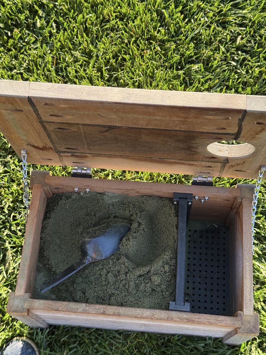 Rick Golfs tweet media