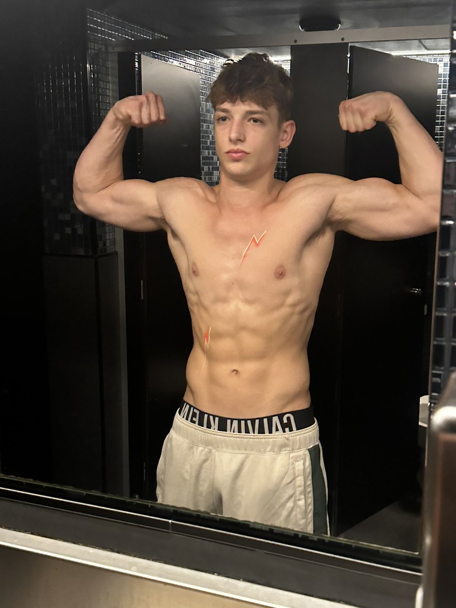 goldenboy24 tweet media