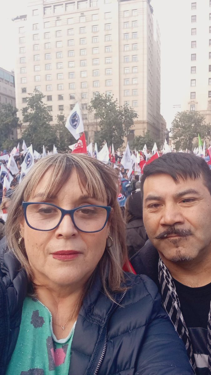 👉 Hoy nos movilizamos en defensa del Estado y de la función pública como
Miembros de <a href="/Cutchile/">CUT Chile ✍️🗳</a> 
‼️ En la ocasión se leyó un manifiesto en que se emplaza al Gobierno y a legisladores a proteger y fortalecer el Estado, frente a las presiones e intereses de los grupos económicos.