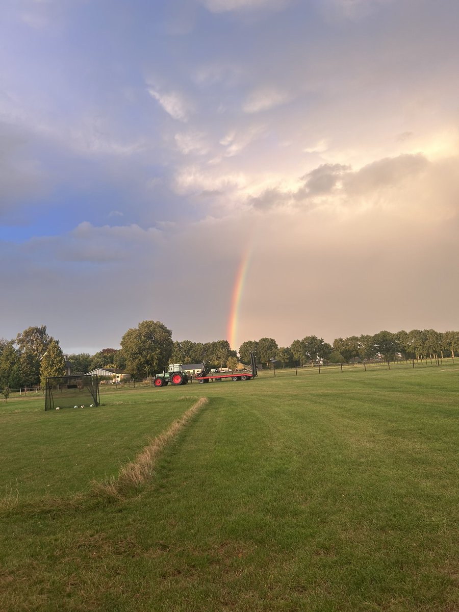 🌈 Oldebroek (Oosterwolde) vanavond!

Een boog in de wolken als teken van trouw.