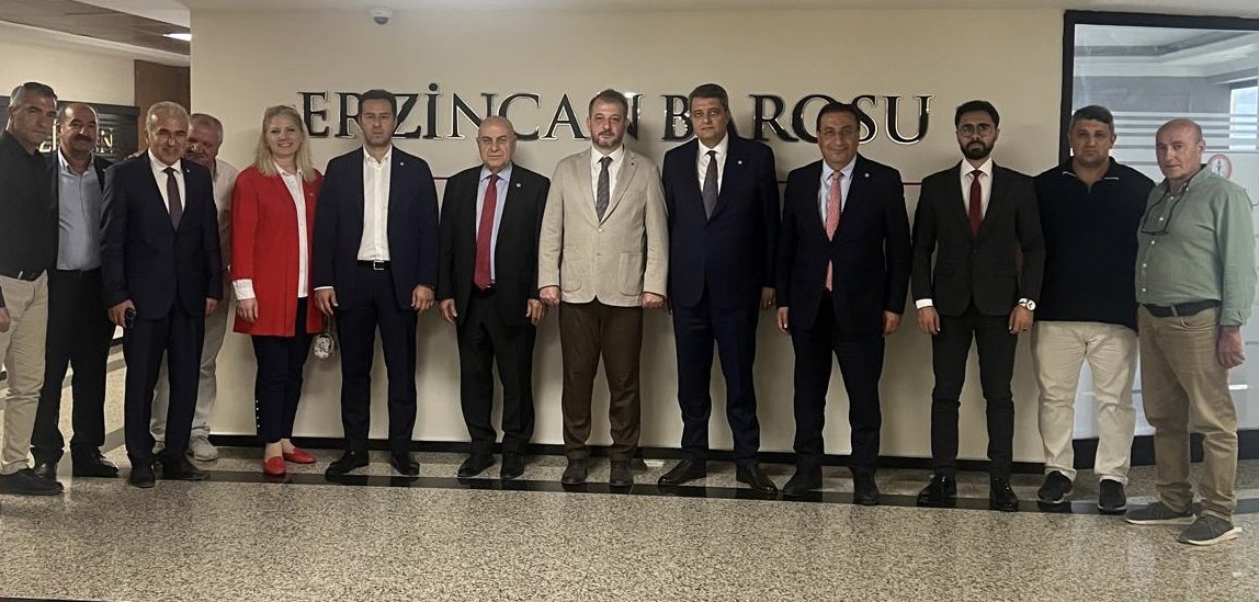 Genel Başkan Yardımcımız ve İstanbul Milletvekilimiz Ersin Beyaz, İstanbul Milletvekilimiz Cihan Paçacı, Genel İdare Kurulu Üyemiz Orkun Kanber ve İl Başkanımız Ümit Özker ile birlikte Erzincan Barosu’nu ziyaret ettik.

Baromuzun ve değerli üyelerinin yeni adli yılını kutladık.