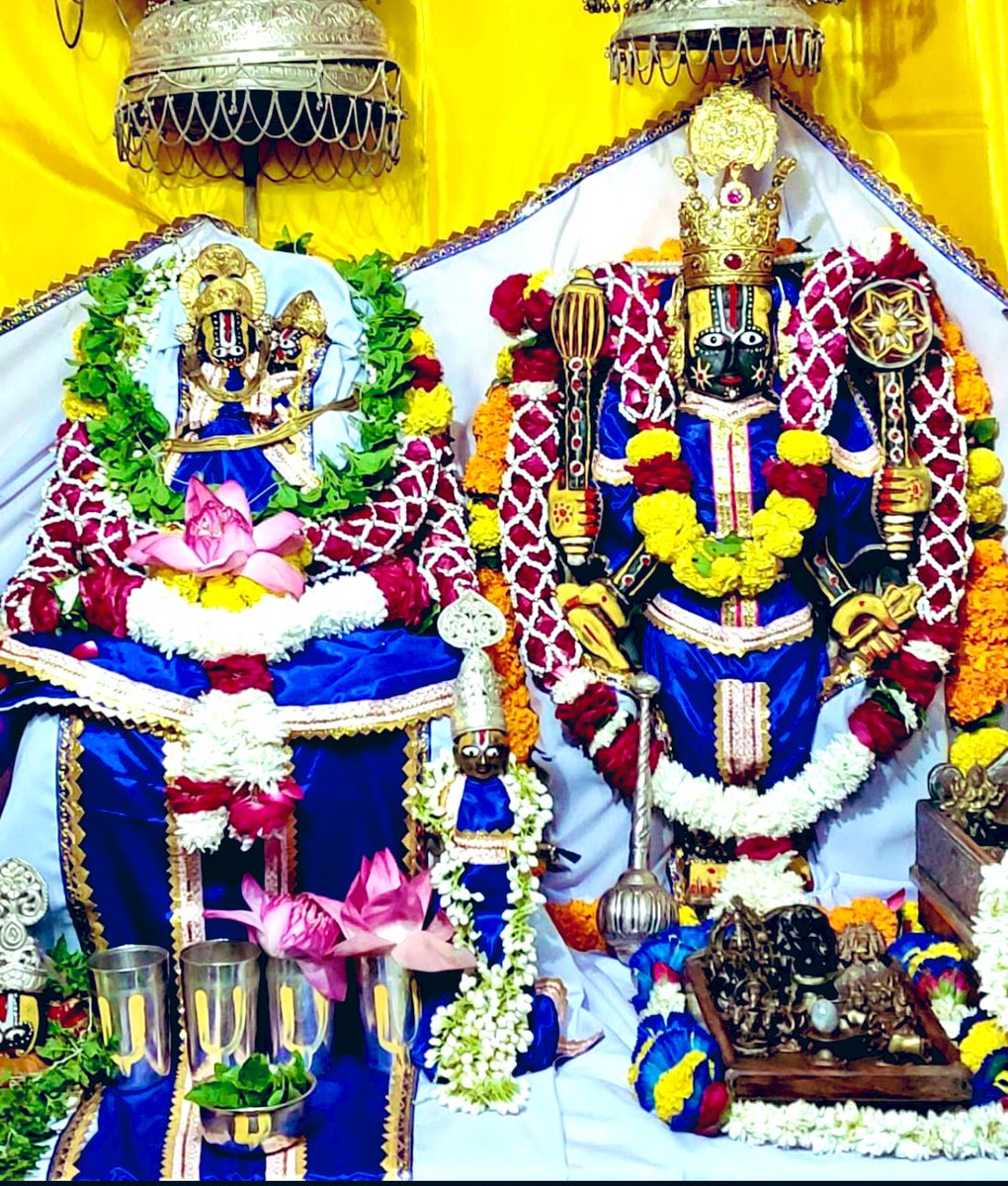 Tanvi Sharma (@tanvisharmajpr) on Twitter photo #श्रीलक्ष्मीजगन्नाथोर्विजयते 🙏
दर्शन भगवान श्रीलक्ष्मीजगदीशजी महाराज एवं श्रीचारभुजानाथजी गोनेर,जयपुर🙏
जय जगदीश हरे 🙏 #जय_श्री_हरि #जय_श्रीलक्ष्मी_नारायण #जय_श्री_कृष्ण #शुभ_दिन_वंदन 🙏 <a href="/sushilksh/">Sushil Kumar Sharma</a> #ॐ_नमो_भगवते_वासुदेवाय_नमः 🙏 #श्रीलक्ष्मीजगन्नाथोर्विजयते 🙏
दर्शन भगवान श्रीलक्ष्मीजगदीशजी महाराज एवं श्रीचारभुजानाथजी गोनेर,जयपुर🙏
जय जगदीश हरे 🙏 #जय_श्री_हरि #जय_श्रीलक्ष्मी_नारायण #जय_श्री_कृष्ण #शुभ_दिन_वंदन 🙏 <a href="/sushilksh/">Sushil Kumar Sharma</a> #ॐ_नमो_भगवते_वासुदेवाय_नमः 🙏