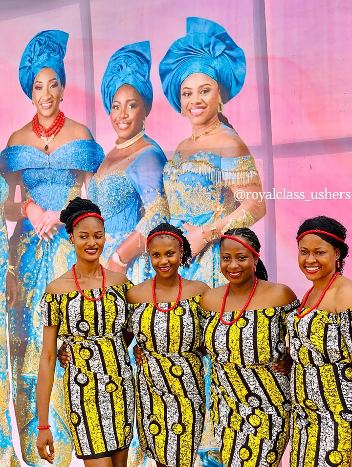 RoyalClassUsher's tweet photo. Some of our hostesses at the Igwa Mang (50th Celebration) of the Unique Sisters, at Abiriba, Abia state Nigeria. 

Hire our hostesses to enhance your guests' experience 👌🏼

#royalclassushers #ushers #ushersinnigeria #hostess #eventushers #nigeriaparty #nigeriansindiaspora https://t.co/SvI6OYQOsY